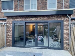 Aanbouw of veranda-Aanbouw Leimuiden-Aanbouw prefab-Aanbouw zijkant woning